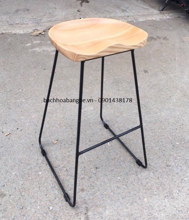 Ghế quầy bar mặt gỗ cong chân sắt nghệ thuật GBT01